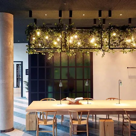 Hotel Scandic Frankfurt Hafenpark 4*