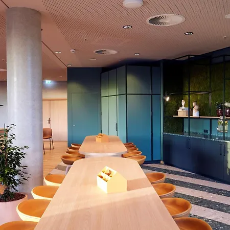 Hotel Scandic Frankfurt Hafenpark 4*