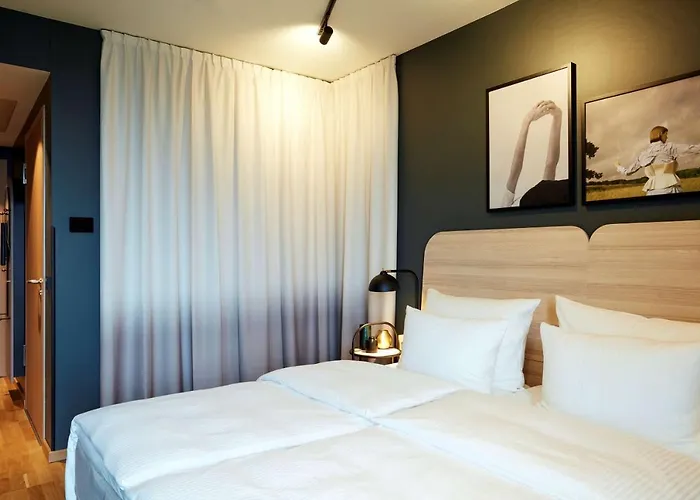 Hotel Scandic Frankfurt Hafenpark 4*