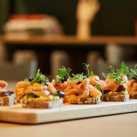 Hotel Scandic Frankfurt Hafenpark 4*