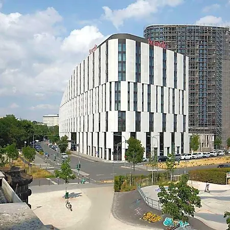 Otel Scandic Frankfurt Hafenpark