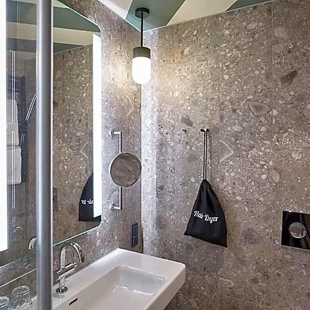 Hotel Scandic Frankfurt Hafenpark 4*