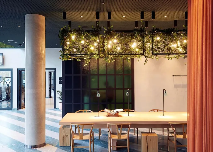 Hotel Scandic Frankfurt Hafenpark 4*