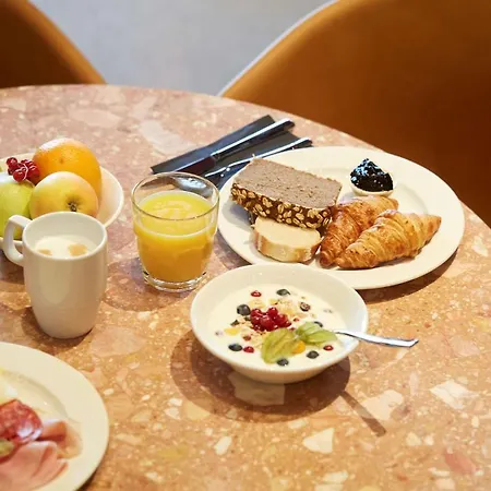 Hotell Scandic Frankfurt Hafenpark 4*