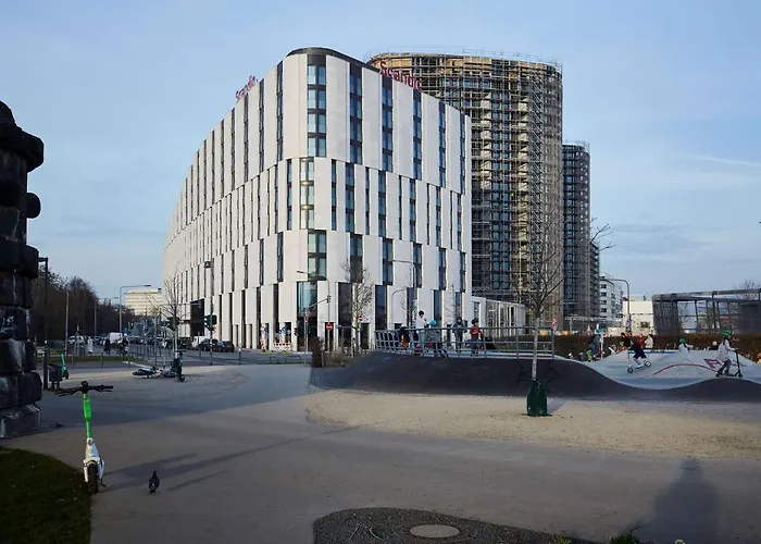 Hotel Scandic Frankfurt Hafenpark 4*